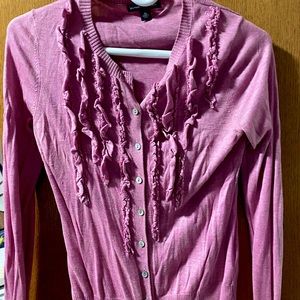 Feminine cardigan with ruffles